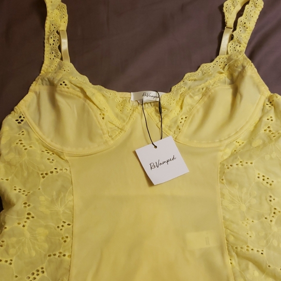 Yellow body - Picture 2 of 2